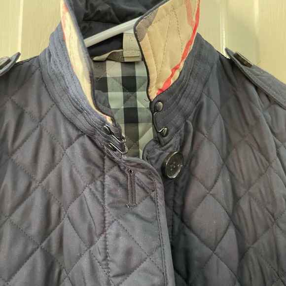 Authentic Burberry Ashurst Quilted Jacket - Picture 4 of 9